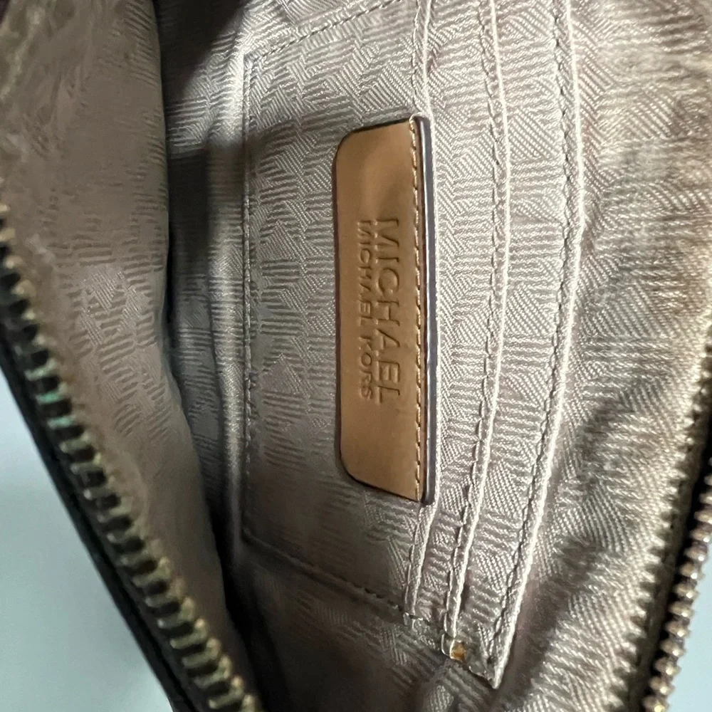 Michael Kors Brown Wristlet, wallet or insert - Picture 8 of 11
